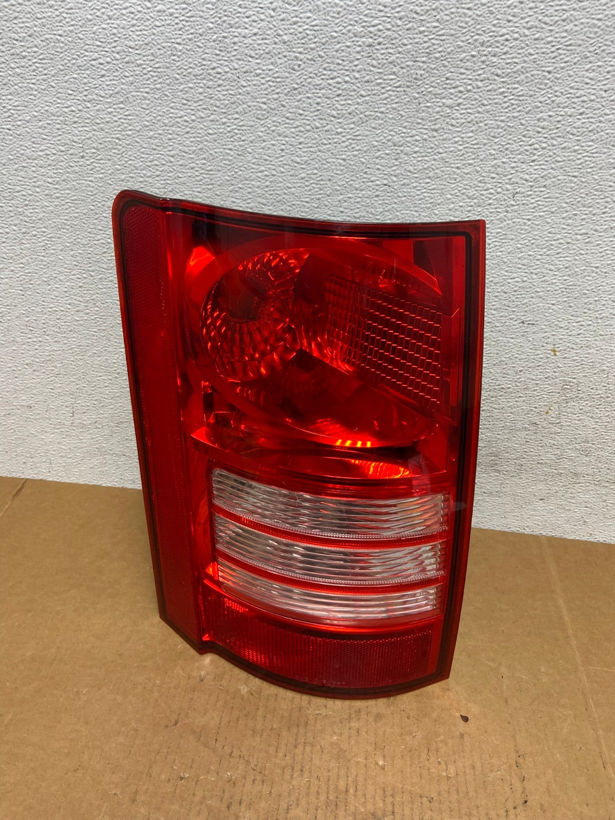 2008-2010 Chrysler Town and Country Left Driver Tail Light AD9147 LK0