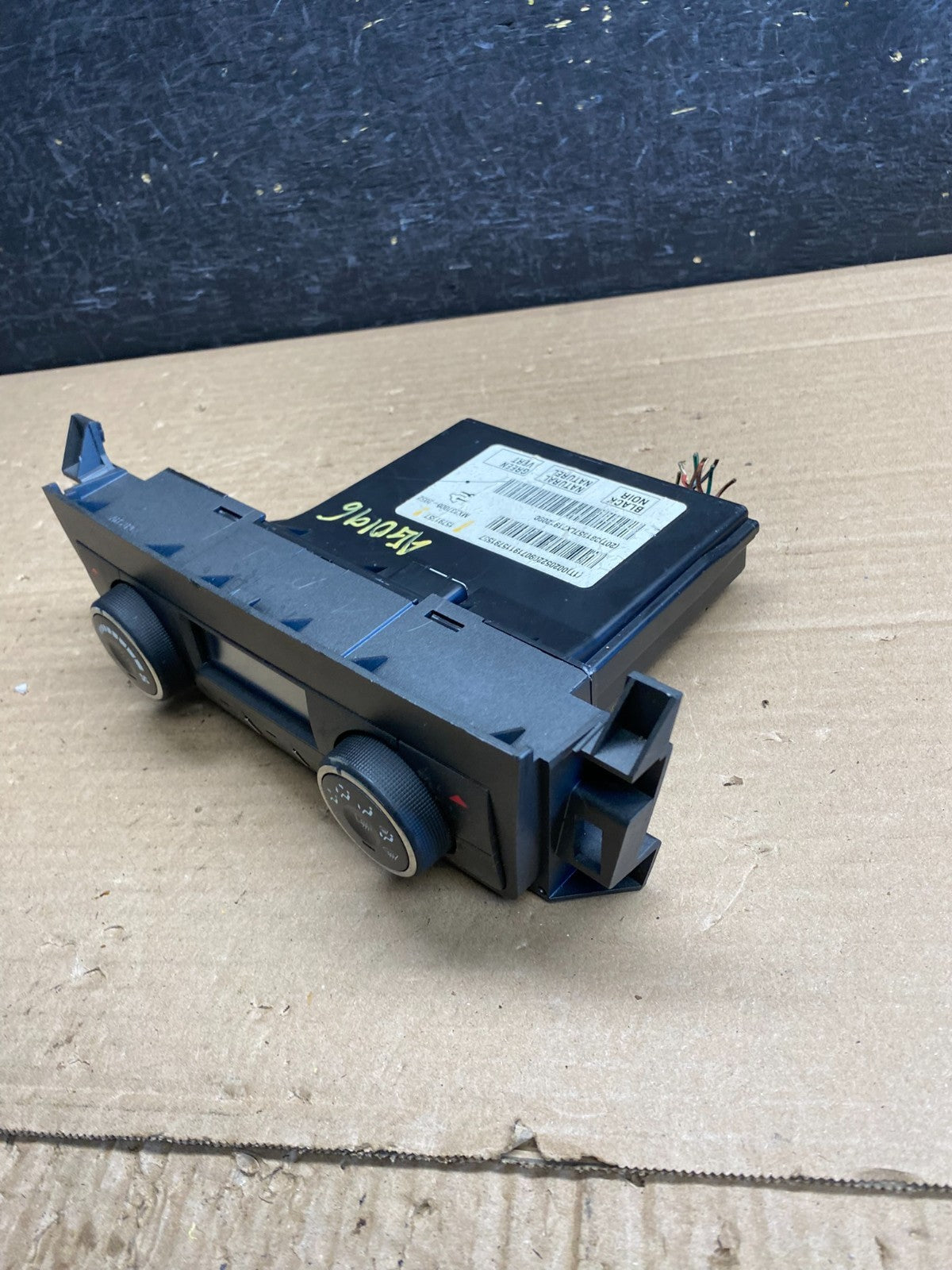 2006 to 2011 Cadillac DTS AC Heater Climate Control Panel AG0196 DG2