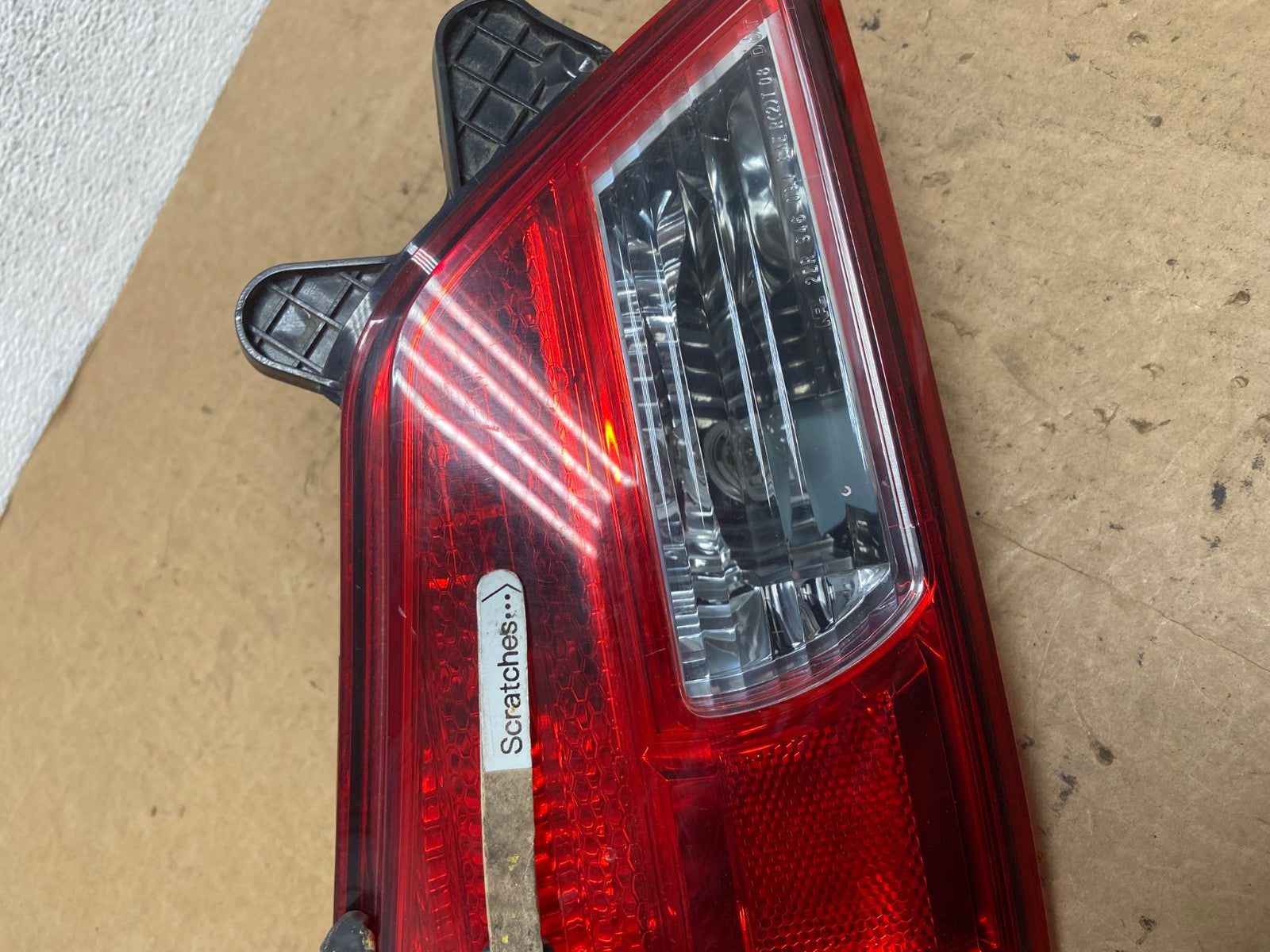 2010-2014 Subaru Outback Left Driver Lh Side Inner Tail Light AD5139 LK3