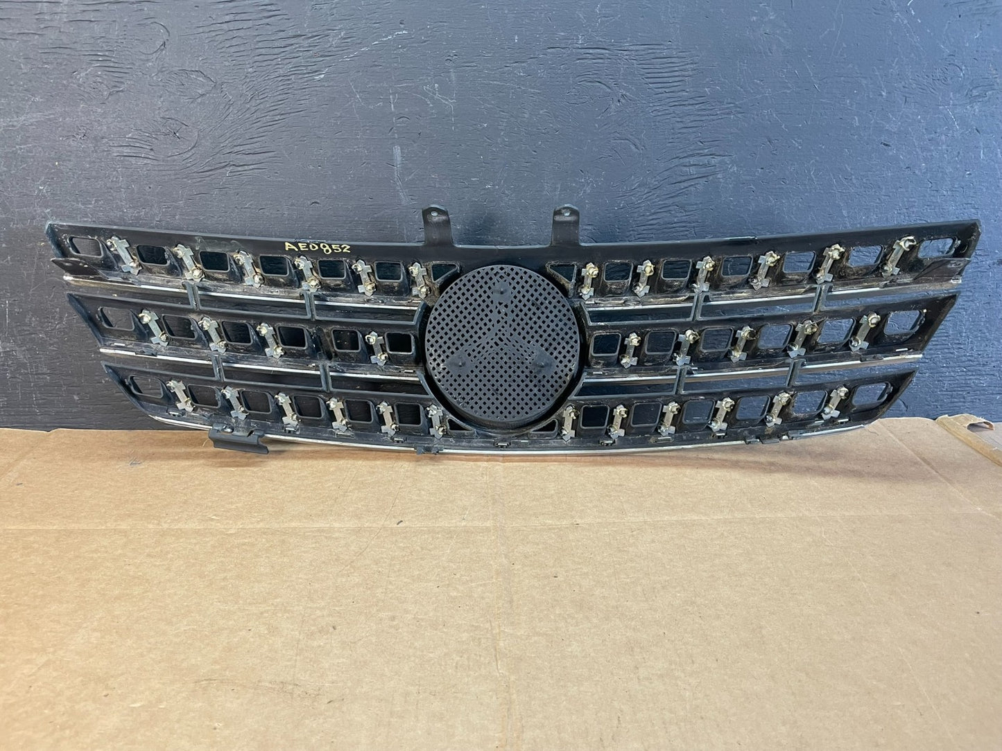 2006 to 2008 Mercedes ML-Class W164 Front Bumper Grille Grill AE0852 DG5