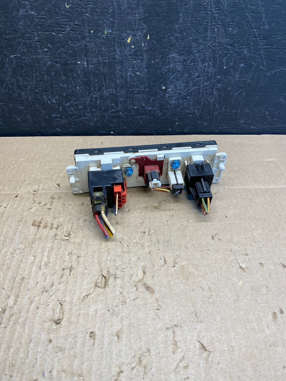 1997 to 2004 Ford F150 F250 Expedition Heater A/C Climate Control ac6830 DG3