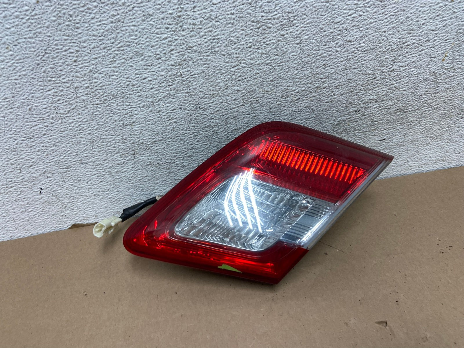 2010 - 2011 Toyota Camry Right Passenger RH Side Inner Tail Light AG3376 LK0