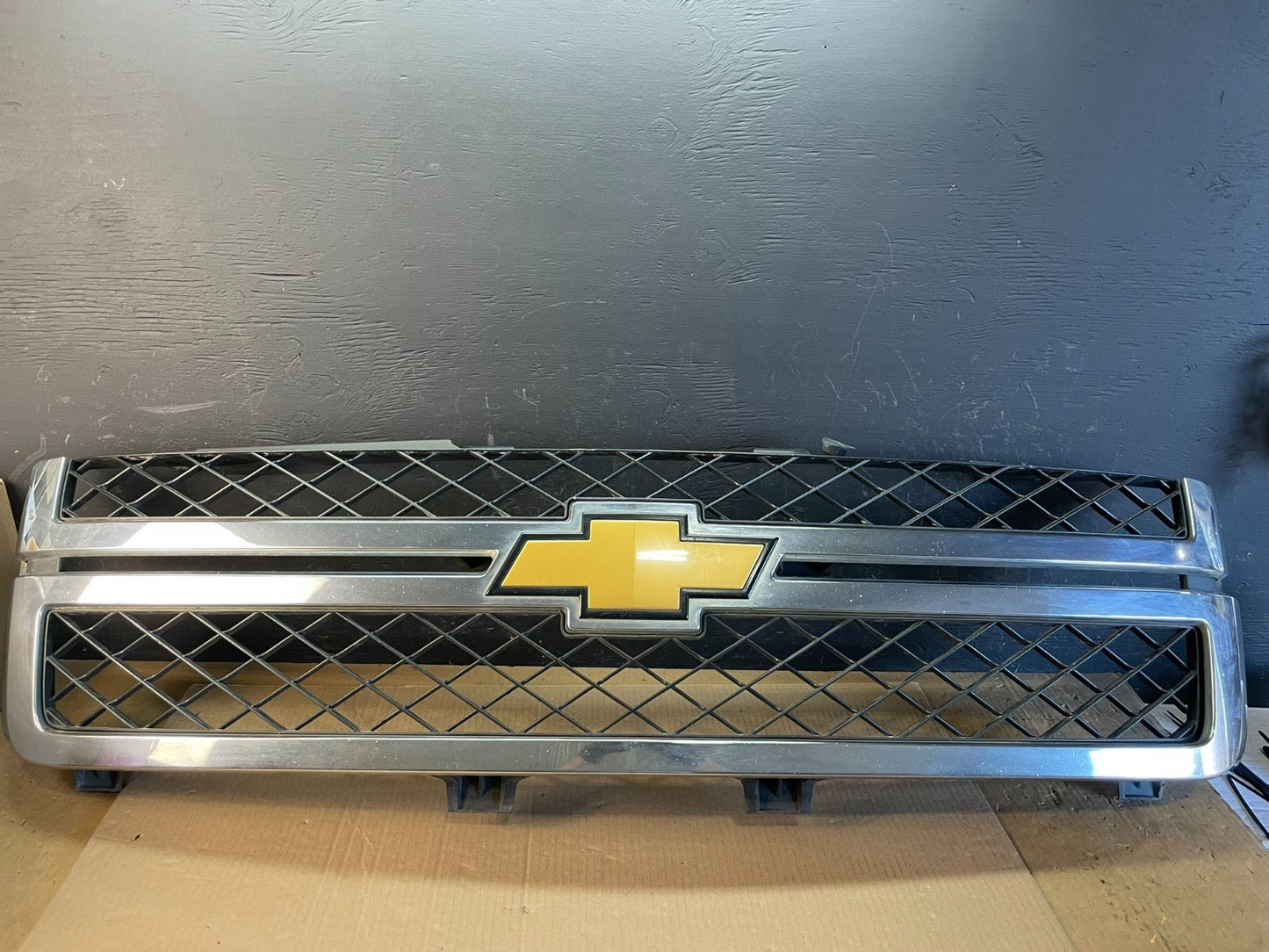 2007 to 2013 Chevrolet Silverado 2500 Front Chrome Grille Grill AC1995 DG0