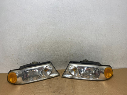 1998 to 2002 Lincoln Navigator Left+Right Halogen Headlights AI6726 DW0