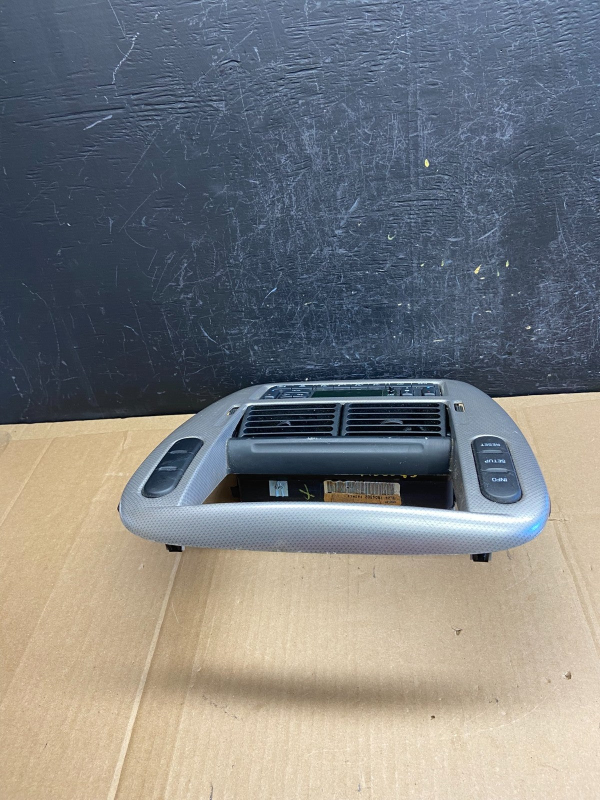 2002 to 2003 Ford Explorer Radio Dash Bezel Climate Control Air Vent AD2095 DG3