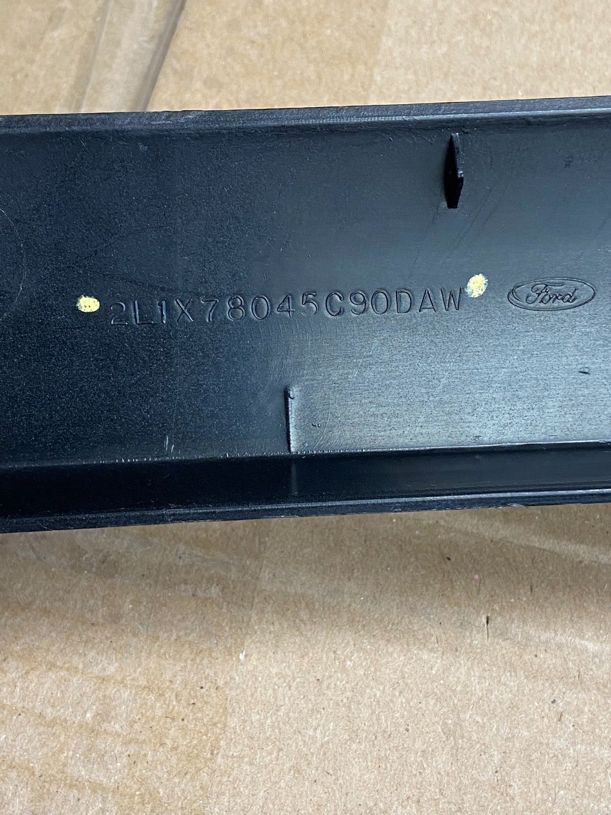 2003 - 2006 Ford Expedition Dashboard Speedometer Radio Bezel Air Vent AG5072 DG4