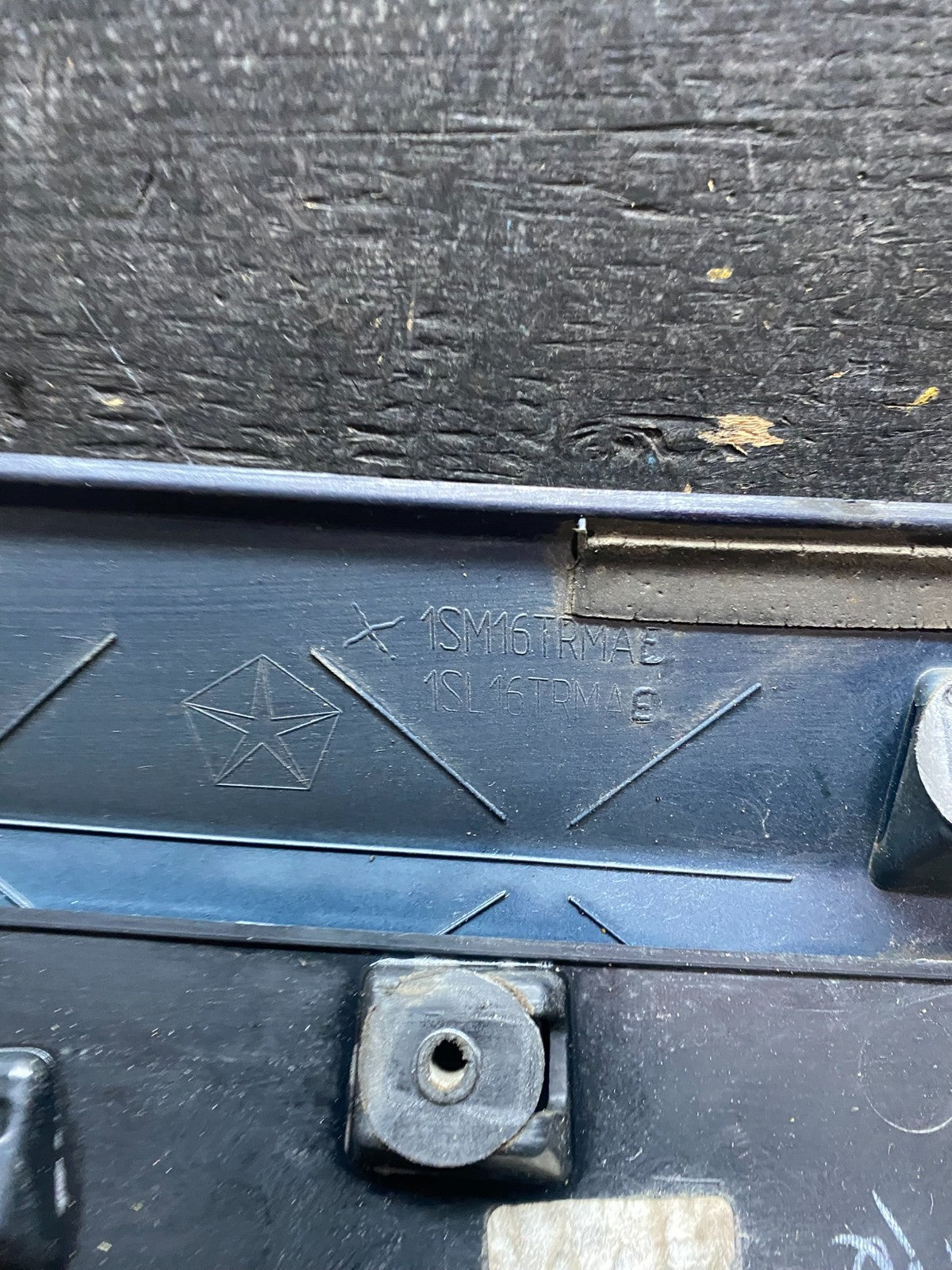 2011-2018 Dodge Grand Caravan Black Rear Tail Gate Trim Molding Panel v7169 DG18