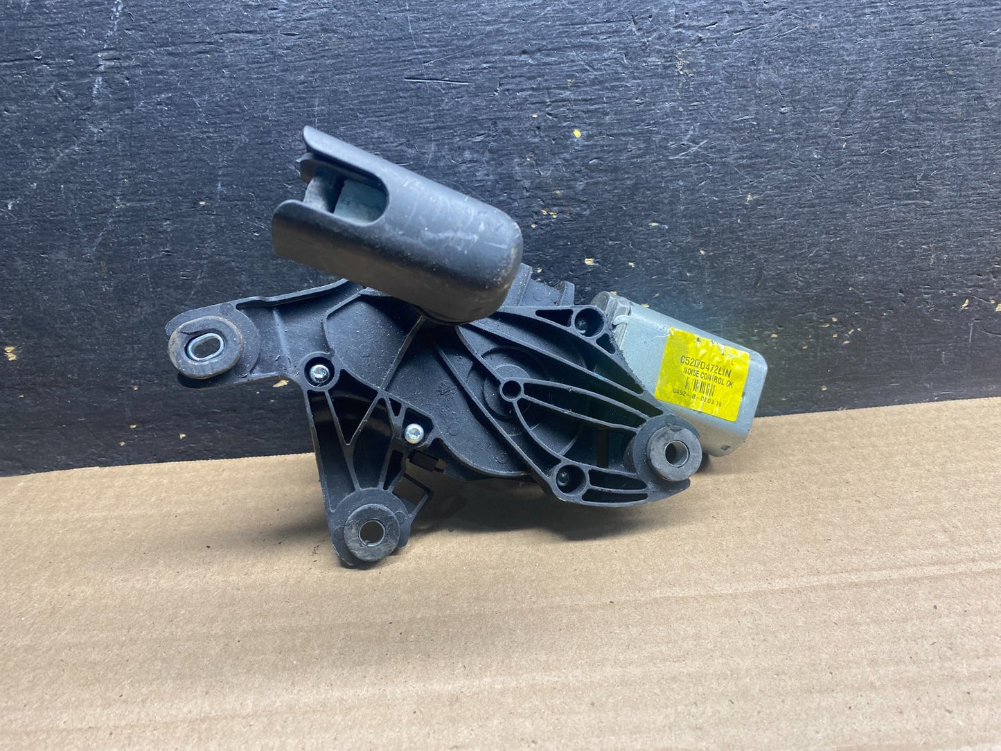 2013 to 2019 Ford Escape Rear Windshield Wiper Motor OEM aa3264 DG0