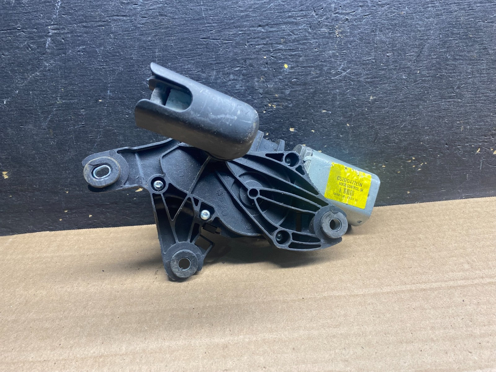 2013 to 2019 Ford Escape Rear Windshield Wiper Motor OEM aa3264 DG0