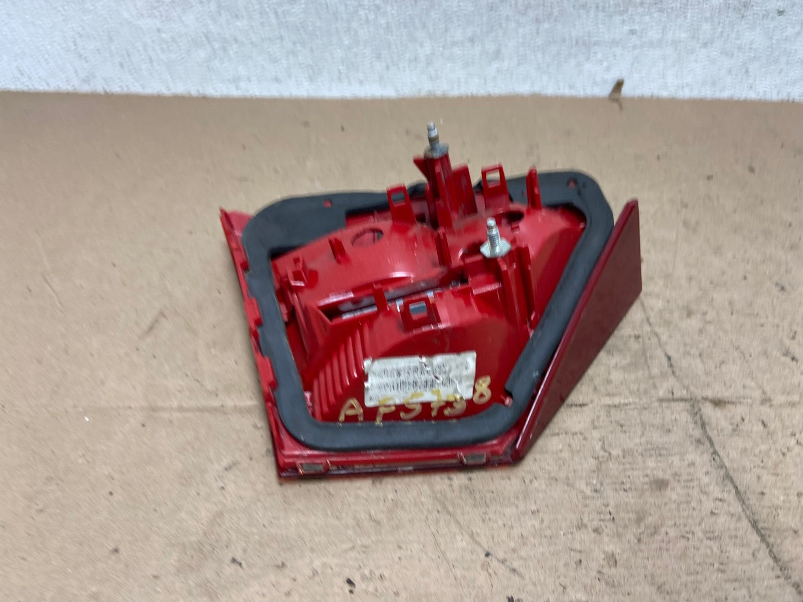 2012 to 2015 Volkswagen Passat Right Passenger Tail light inner AF5738 LK5