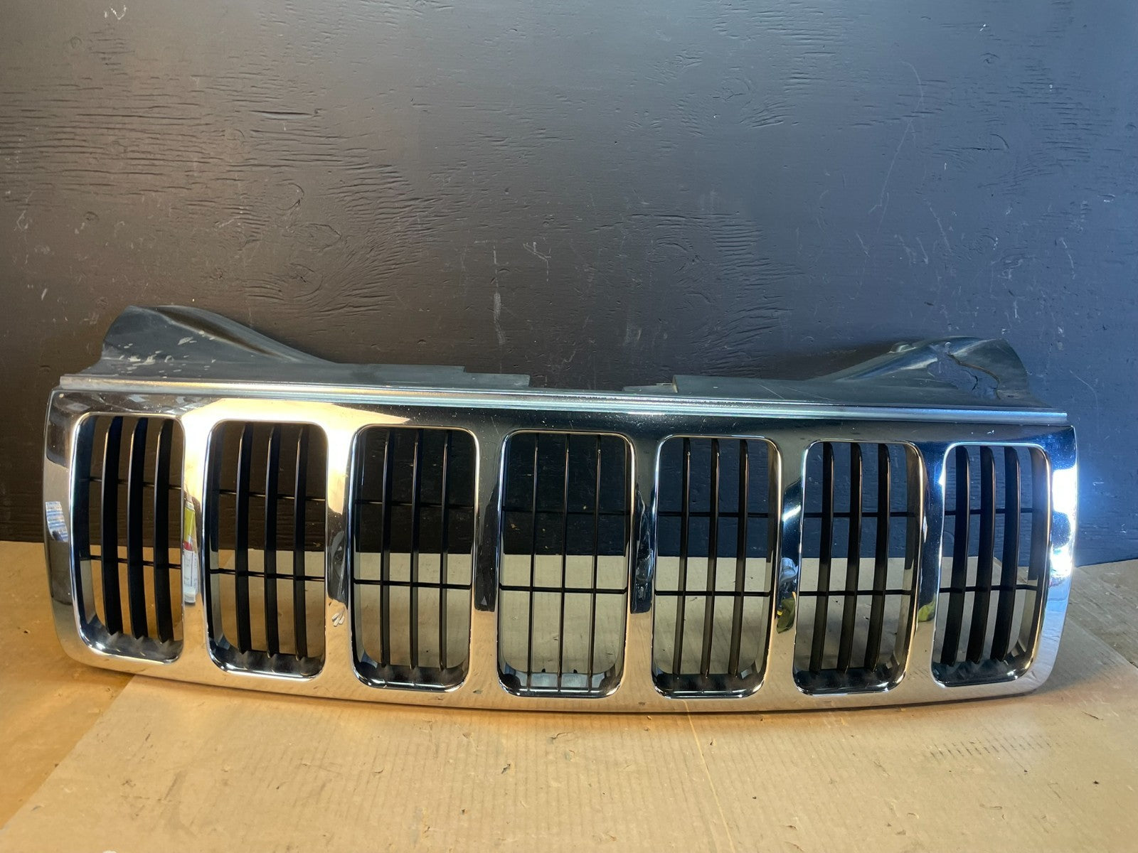 2005 2006 2007 Jeep Grand Cherokee Front Upper Grill Grille OEM AB7874 DG0