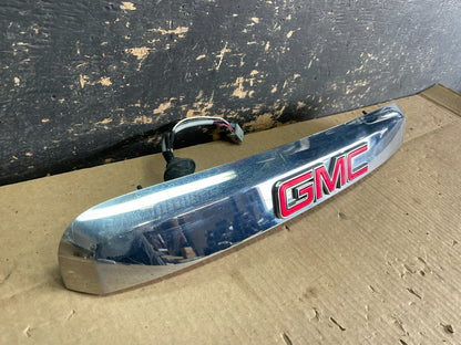 2007-2012 GMC Acadia Chrome Tailgate Rear Finish Molding Back W/Camera AB3093 DG1
