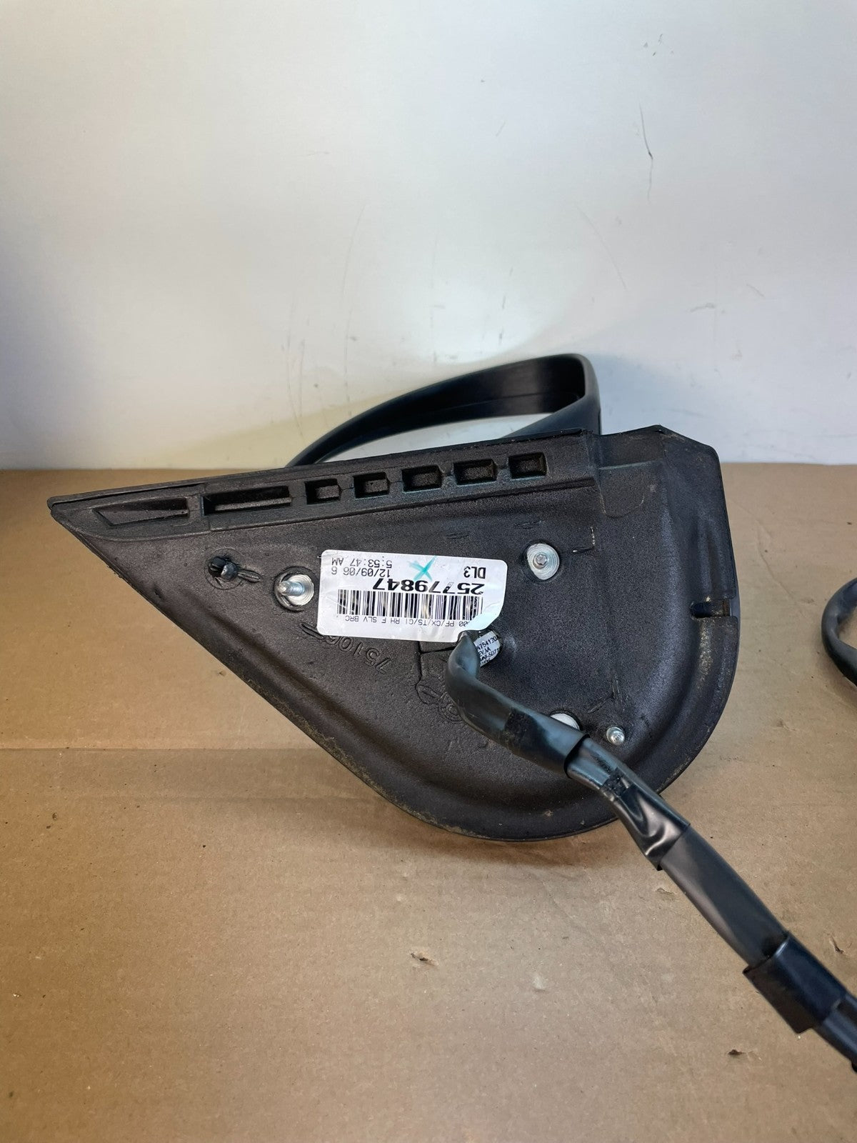 2007-2013 Chevrolet Tahoe Silverado Suburban Right Passenger Mirror AG7858 DW4