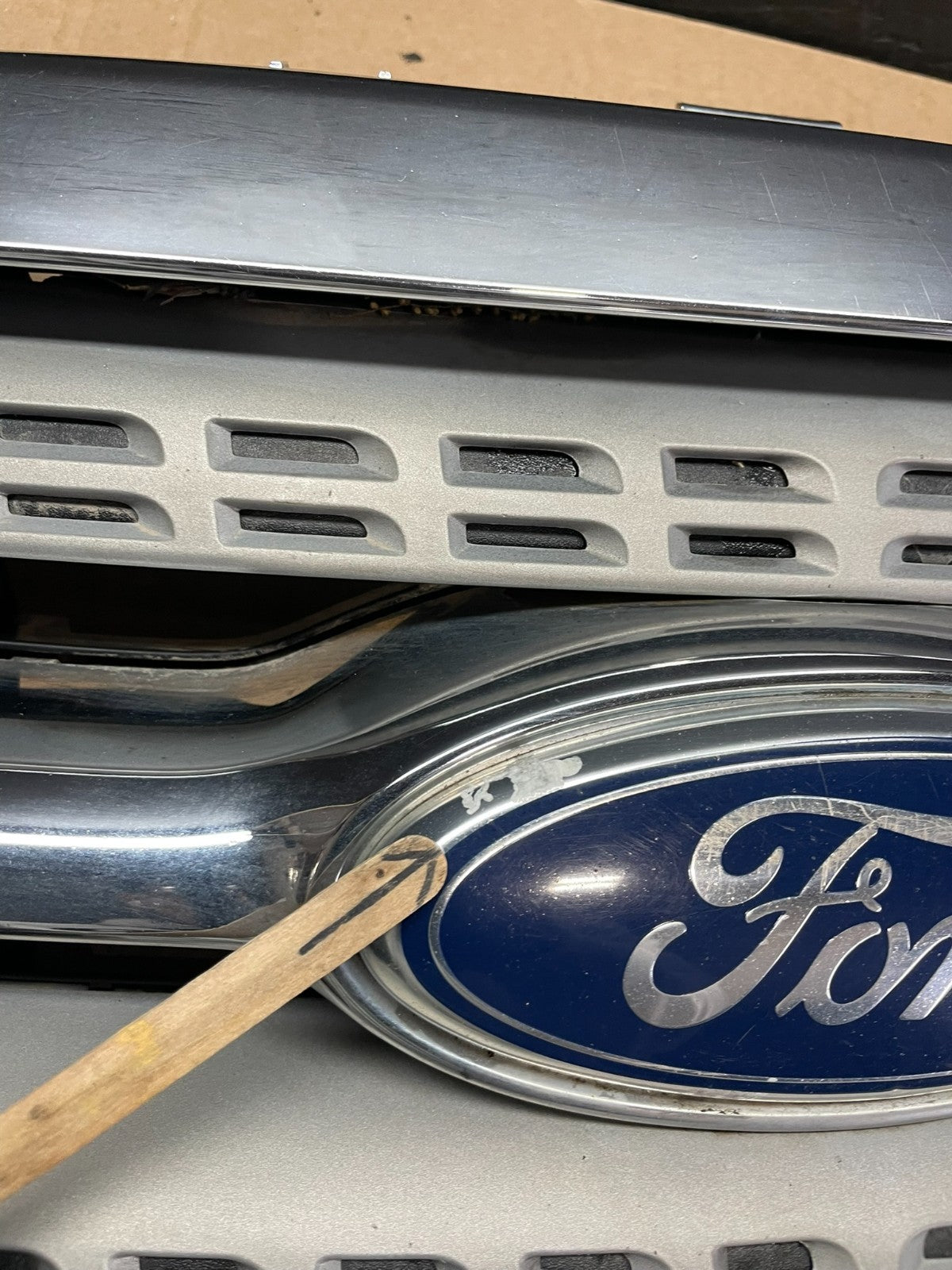 2010 2011 2012 Ford Taurus Front Upper Grill Grille Chrome OEM AB7627 DG4