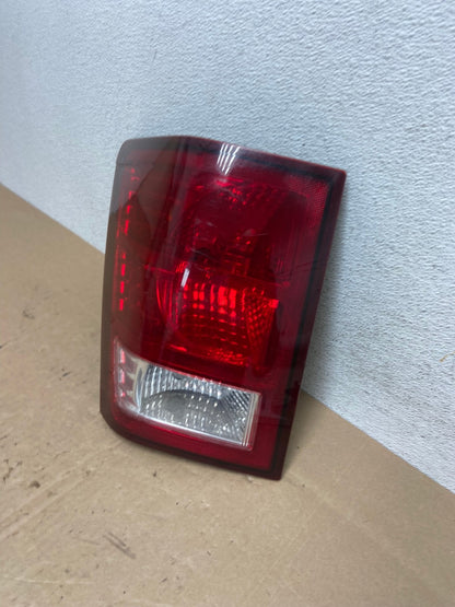 2007 2008 2009 2010 Jeep Grand Cherokee Left Driver Lh Tail Light AE6047 LK1