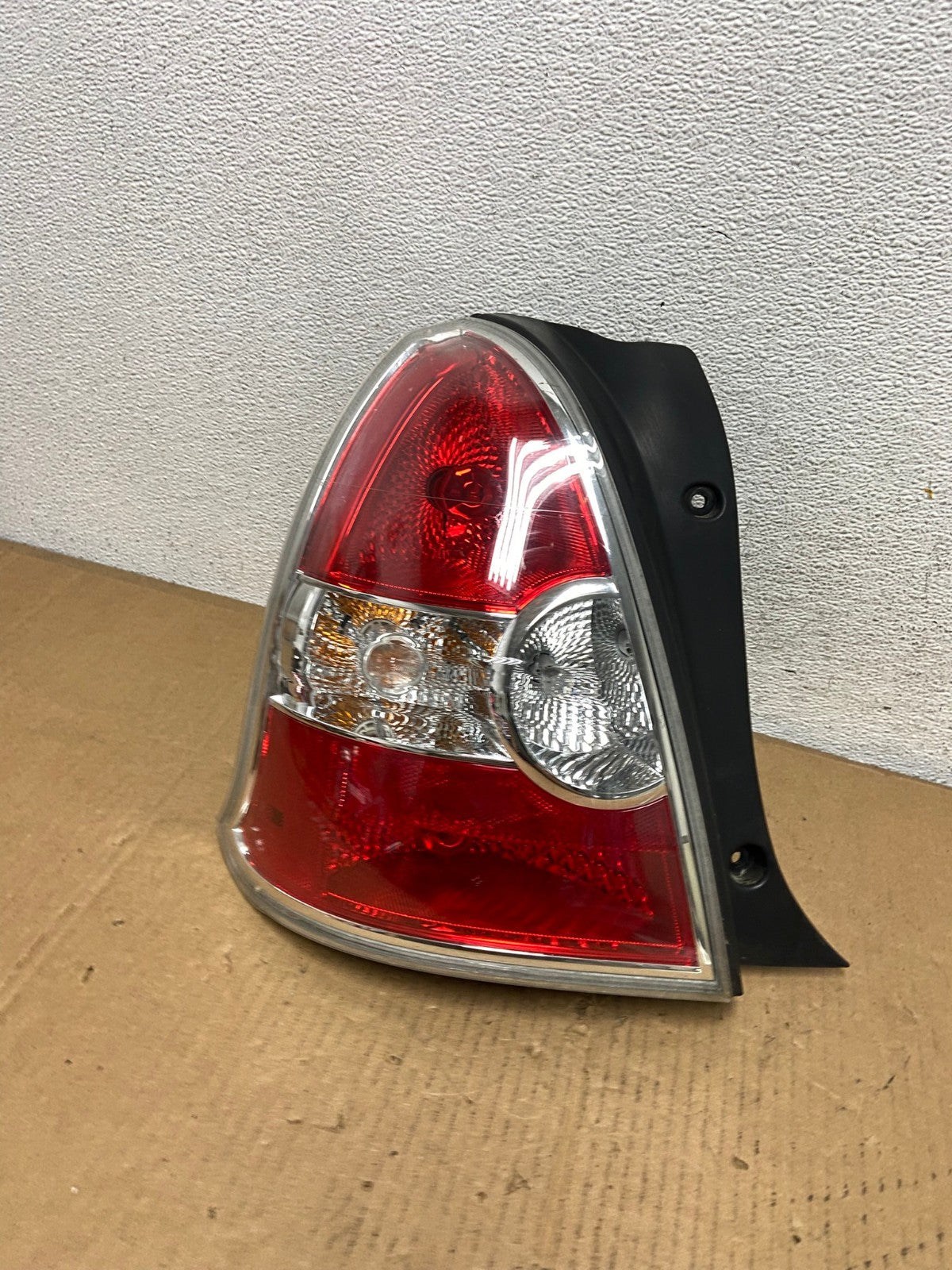 2007-2011 Hyundai Accent Hatchback Left Driver LH Side Tail Light AD0883 LK0
