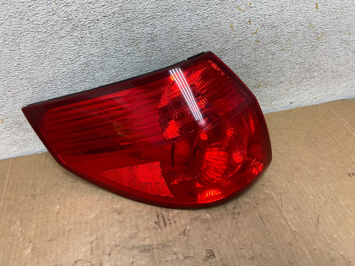 2006 to 2010 Toyota Sienna Left Driver LH Side Tail Light AI9123 LK2