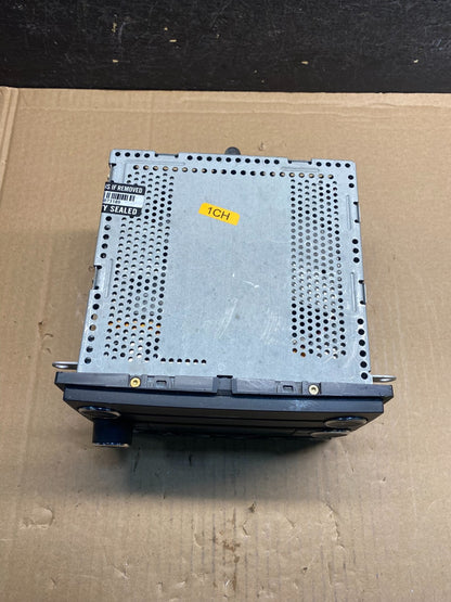 2008 - 2009 Ford Taurus X AM FM Radio MP3 6 Disc CD Player Auxiliary ae7925 DG3