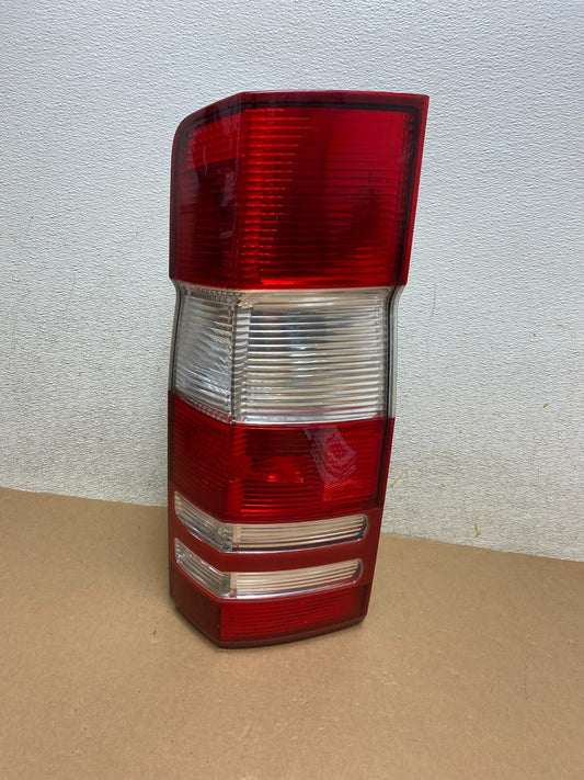 2010-2018 Mercedes Sprinter Right Passenger Rh Tail Light O7581 DW0