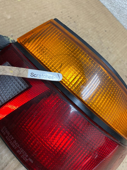 1991 - 1992 Ford Escort  Right Passenger RH Side Tail Light aa7190 DG3