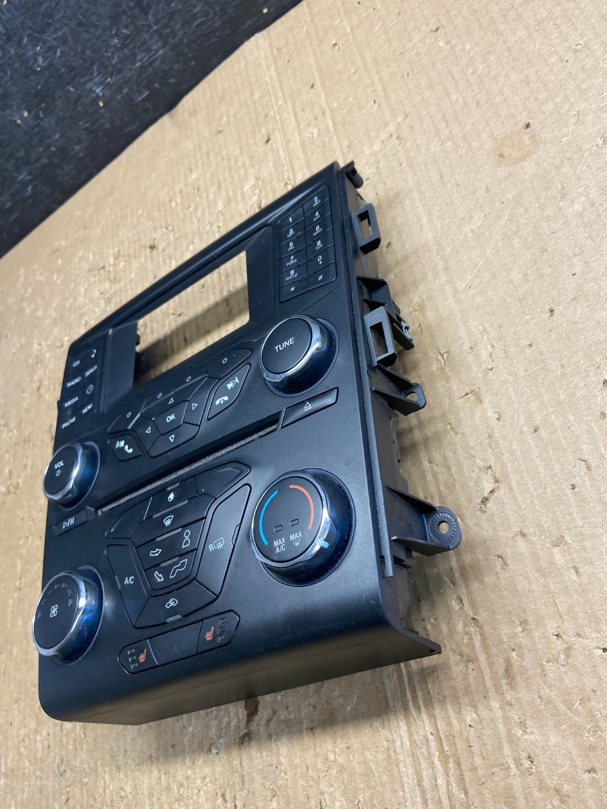 2013 to 2017 Ford Fusion Radio Climate Control A/C Control AF1712 DG2