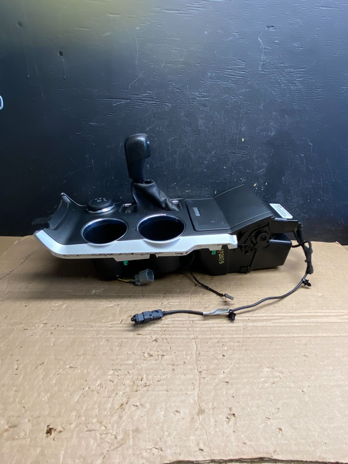 2013-2015 Ford Explorer Center Dash Shifter Floor Cup Holder Bezel AF2038 DW2