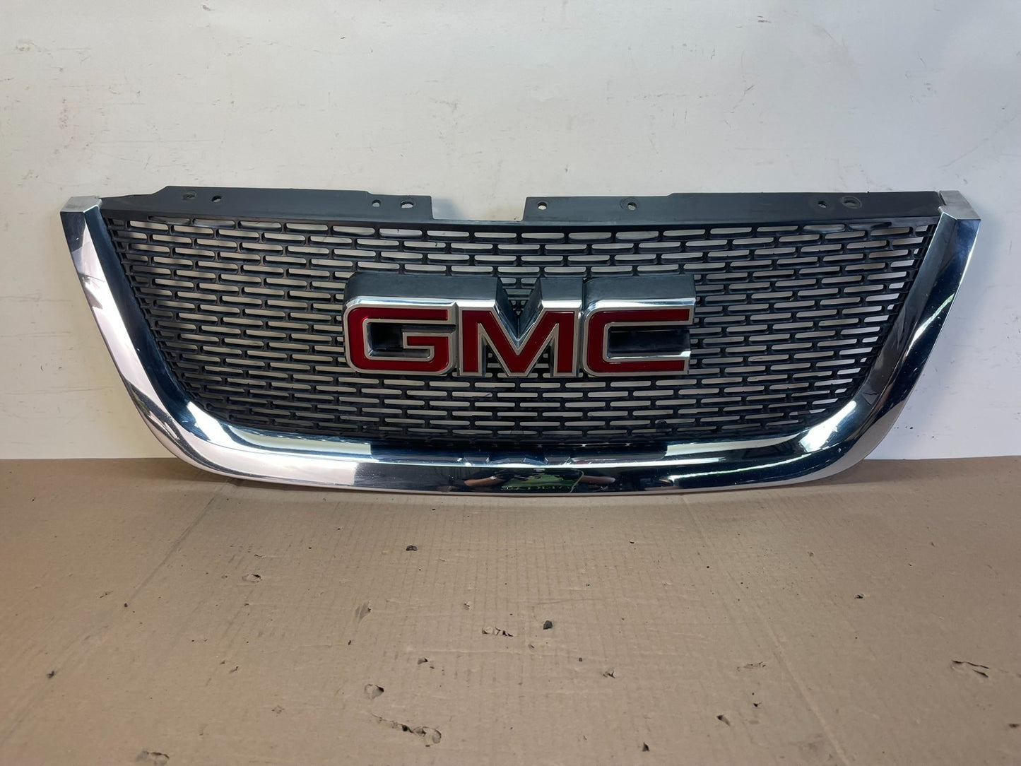 2007 to 2012 GMC Acadia Front Upper Grill Grille AG7700 DG0