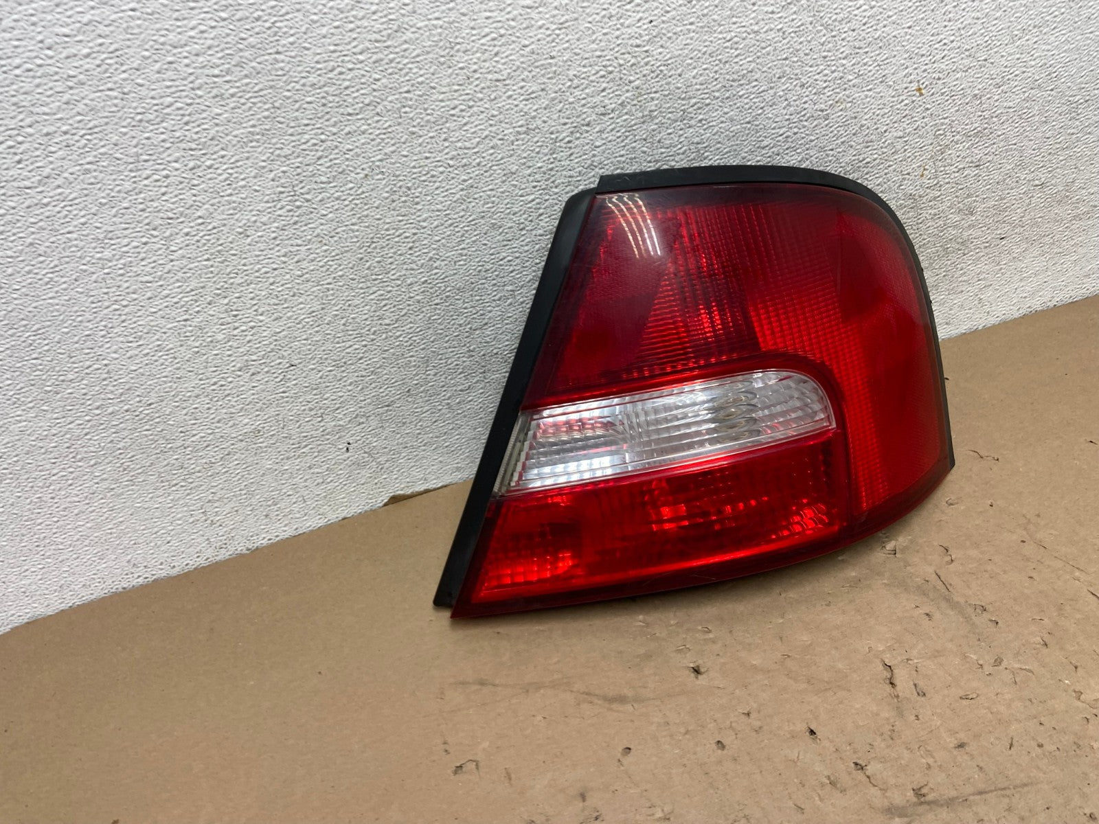 2000 to 2001 Nissan Altima Tail Light Right Passenger Rh Side AG4228 LK2