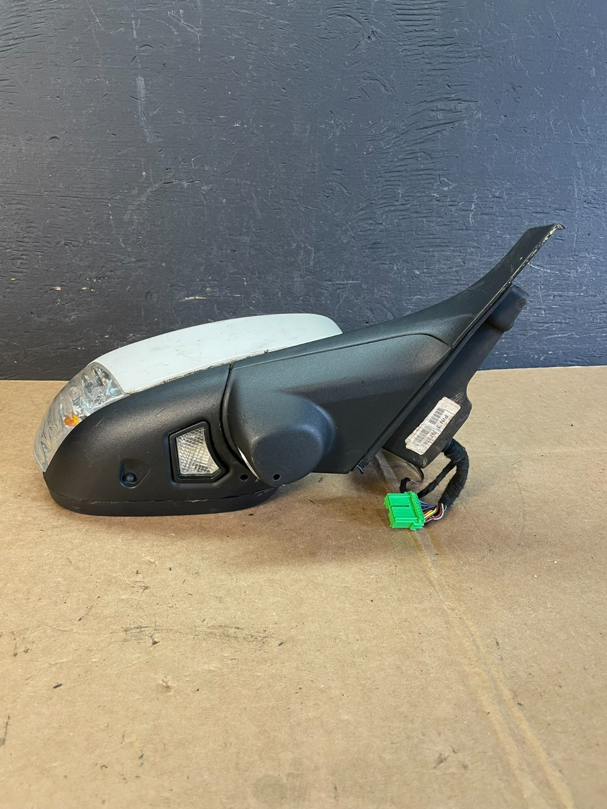 2007 - 2011 Volvo XC70 V70 Right Passenger RH View Door Mirror AE0968 DW3