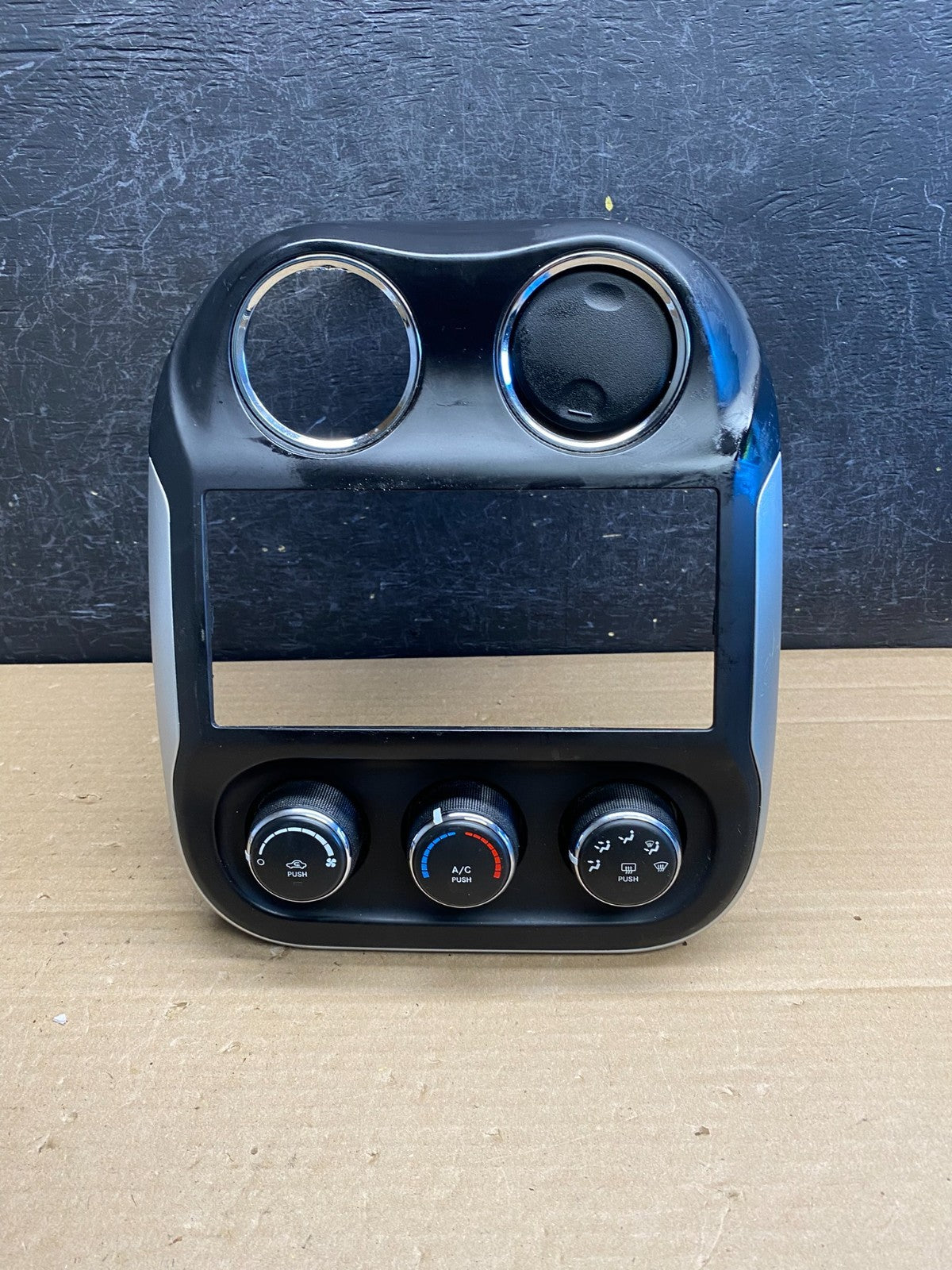 2011 to 2017 Jeep Compass Dash Climate Temperature Control Radio Bezel ag0194 DG0