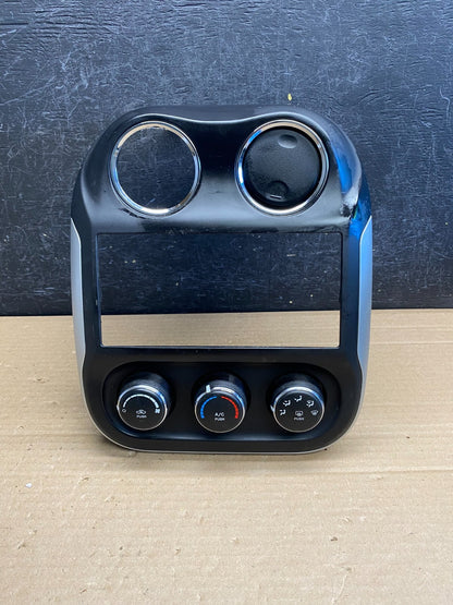 2011 to 2017 Jeep Compass Dash Climate Temperature Control Radio Bezel ag0194 DG0