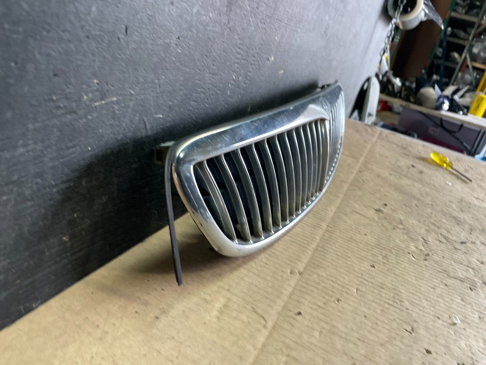 2000 to 2001 Infiniti i30 Front Upper Grill Grille OEM J4104 PS2