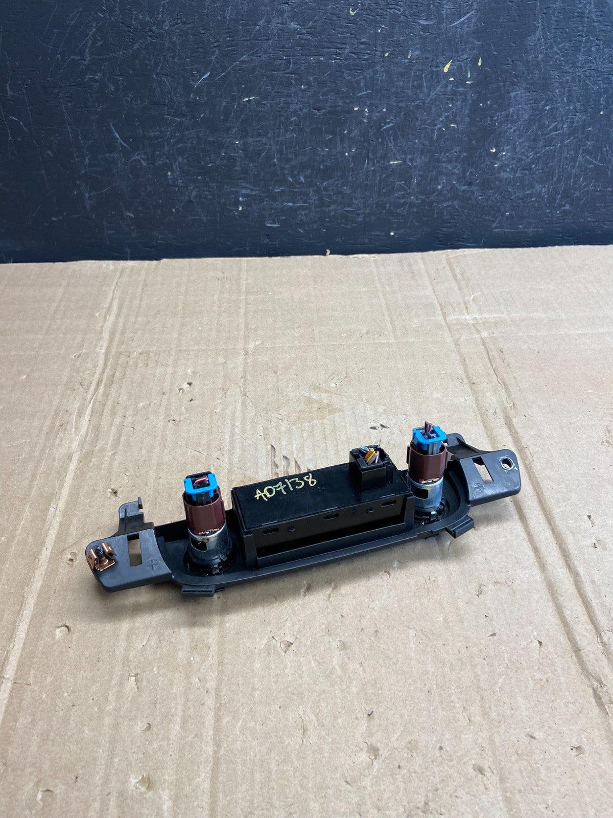 2007 - 2014 Chevrolet Tahoe Yukon Pedal Traction Control Switch AD7138 DG4