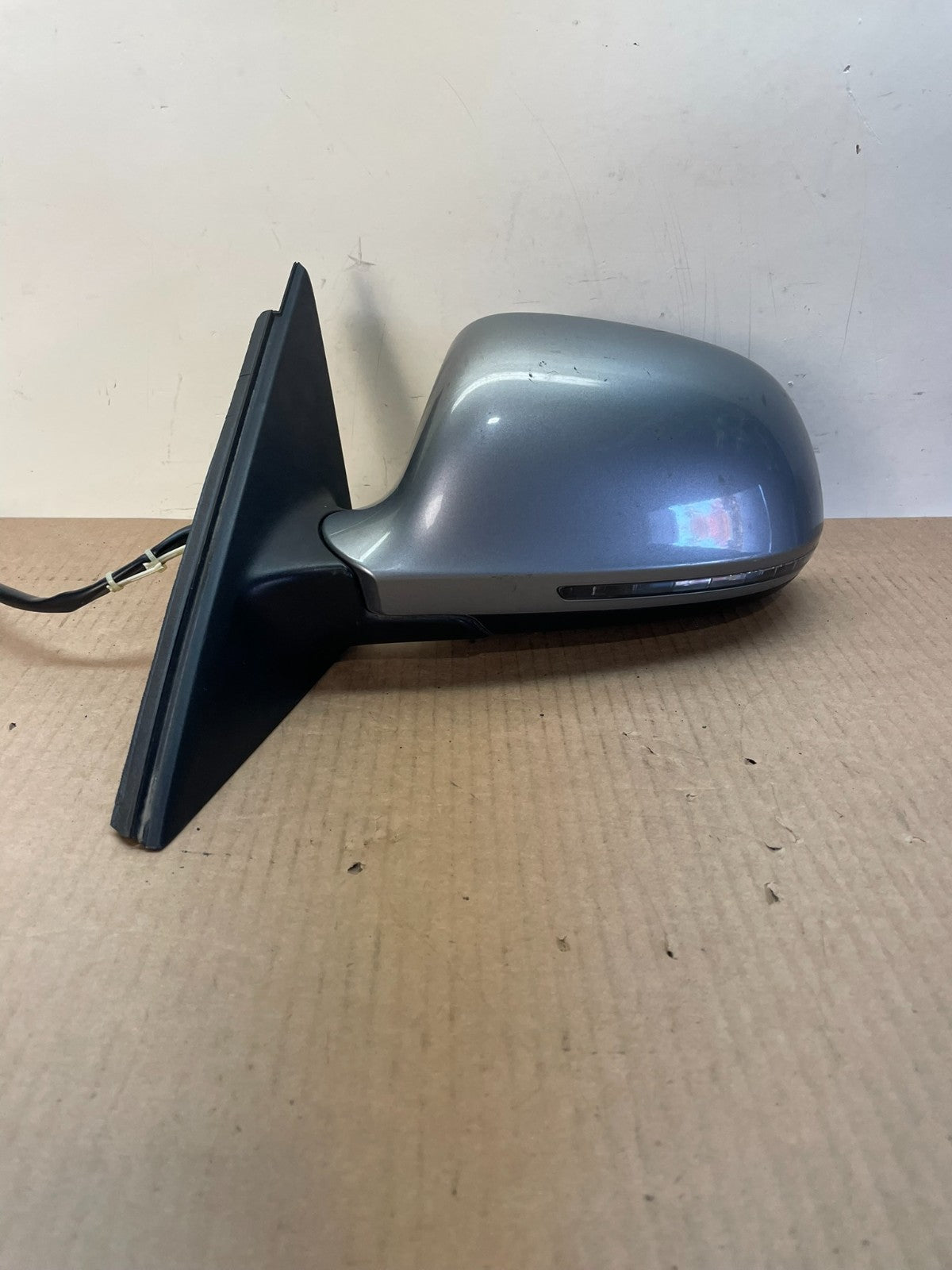 2009 to 2014 Audi A4 Left Driver LH Side View Door Turn Signal Mirror AJ1132 DG0