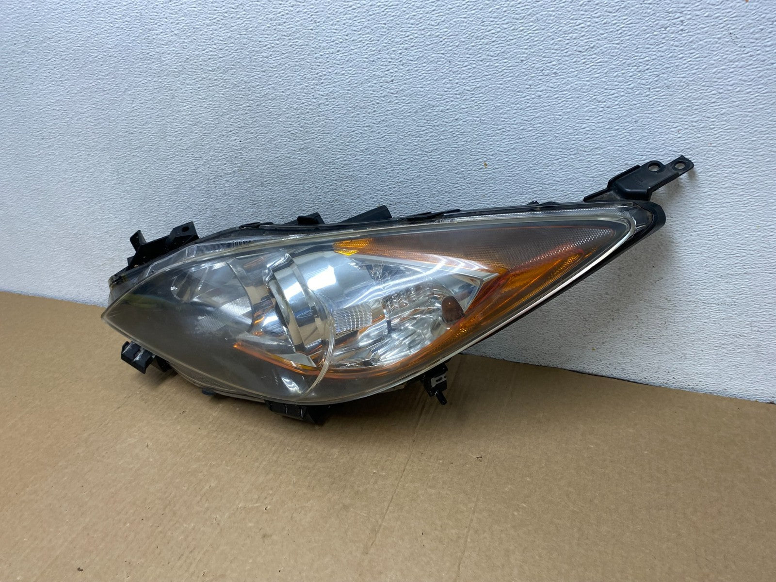 2010 - 2013 Mazda 3 Left Driver LH Halogen Headlight AG1996 DW1