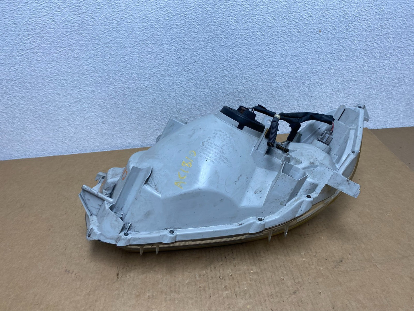 2008 - 2010 Toyota Highlander Right Passenger RH Halogen Headlight AC1810 DW7