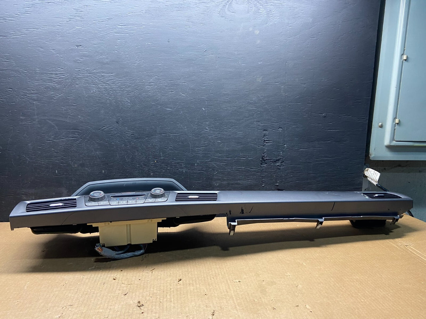 2011-2013 Honda Odyssey Dash Climate Control A/C Cluster Trim Bezel H1845 DG11