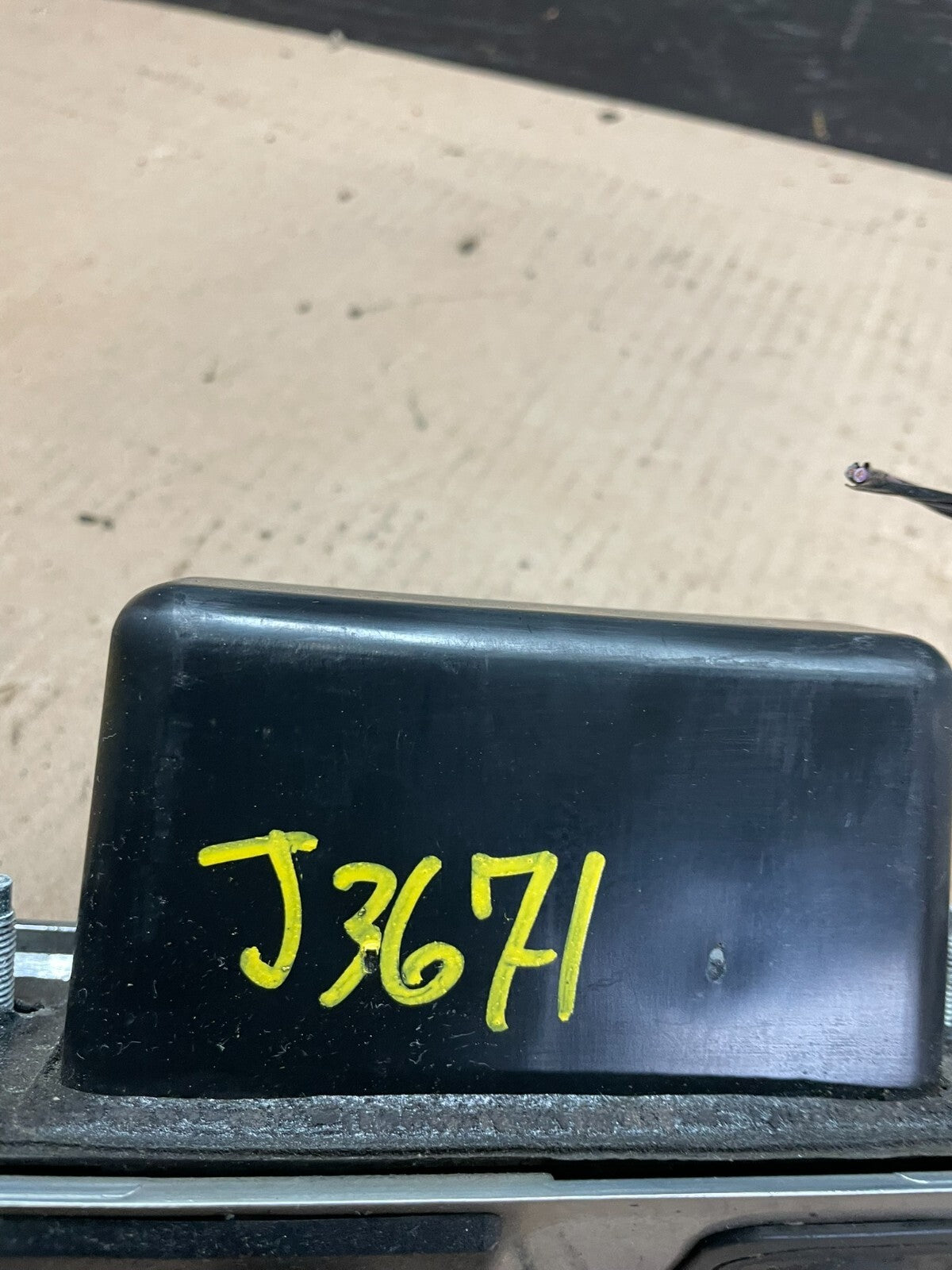 2009 to 2012 Lincoln MKS Trunk Moulding Lid Chrome Trim J3671 DG OEM15