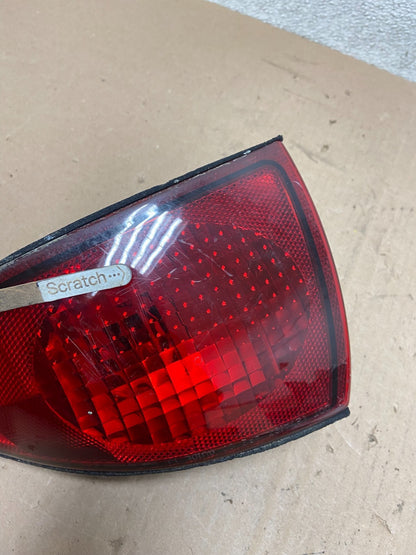 2000 to 2002 Chevrolet Cavalier Right Passenger  Side Tail Light OEM R5561 DW4