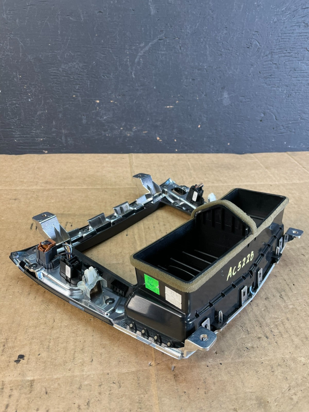 2010 - 2012 Lincoln Mkt Center Dash Gps Radio Bezel Panel Air Vent AC5228 DG8