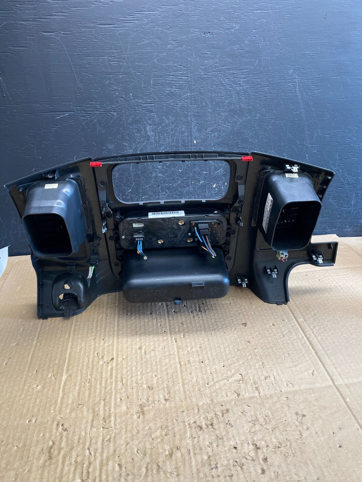 2002 to 2005 Dodge Ram Radio Climate Control Dash Air Vent Bezel Trim ac9519 DG3