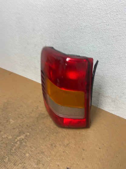 1999 - 2004 Jeep Grand Cherokee WJ Left Driver Lh Tail Light DEPO AE2827 LK1
