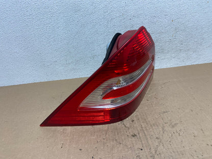 2005-2007 Mercedes-Benz C230 C240 W203 C-Class Left Driver Tail Light AE6433 LK2