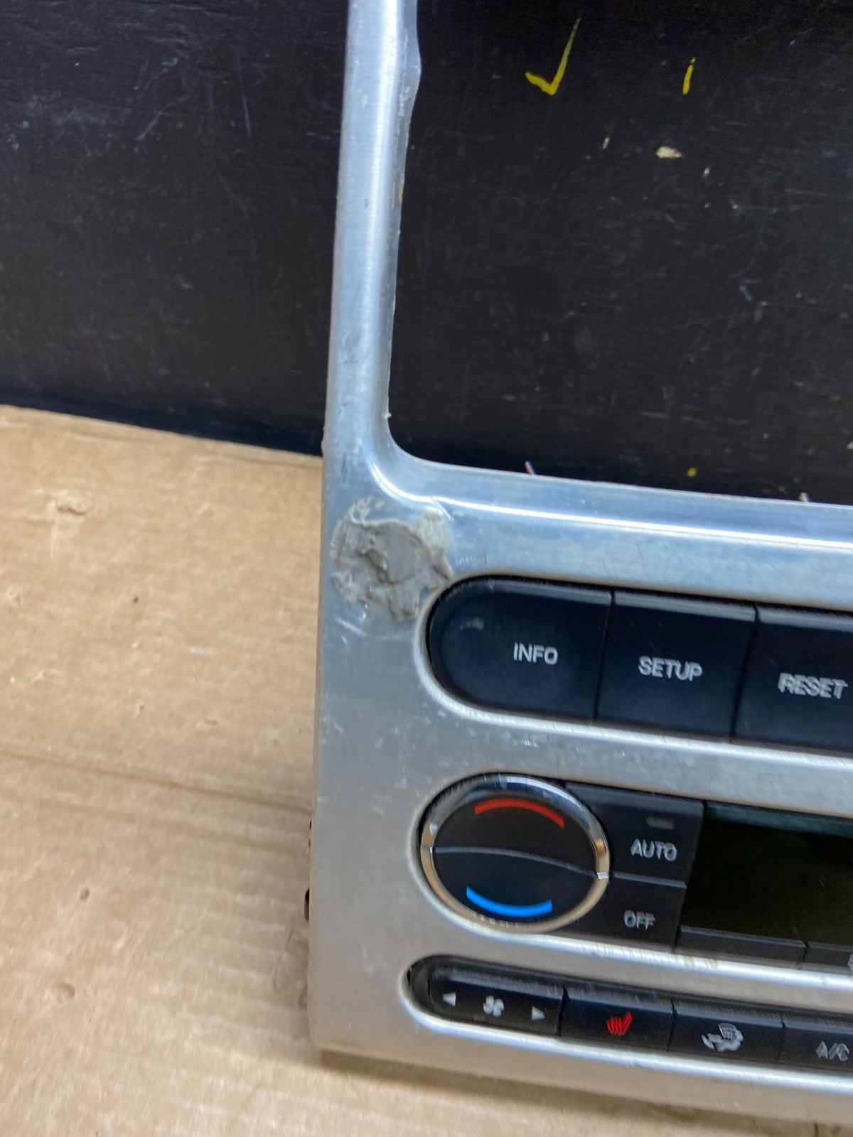 2007 to 2010 Ford Edge Climate Control Radio Dash Bezel Trim OEM w1992 DG1
