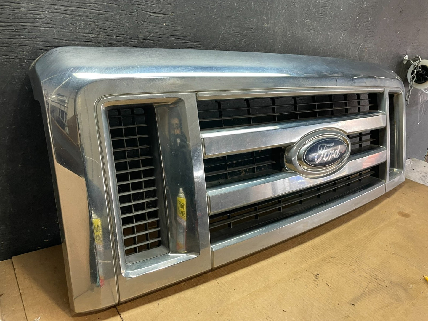 2008 to 2014 Ford Econoline E150 E250 Front Upper Chrome Grill Grille aa9105 DG2