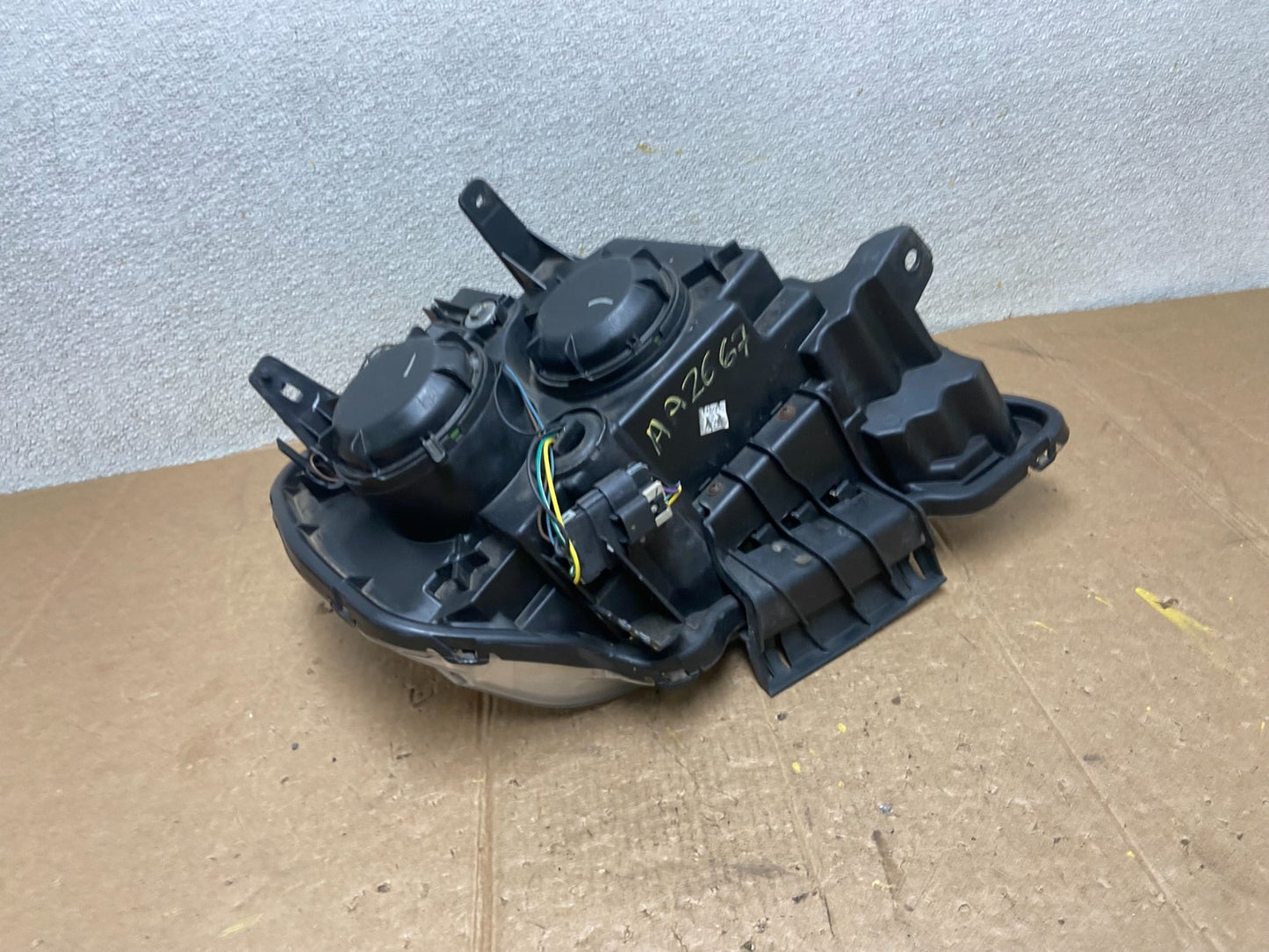 2010 to 2015 GMC Terrain Halogen Left Driver Lh Side Headlight AA2667 DW7