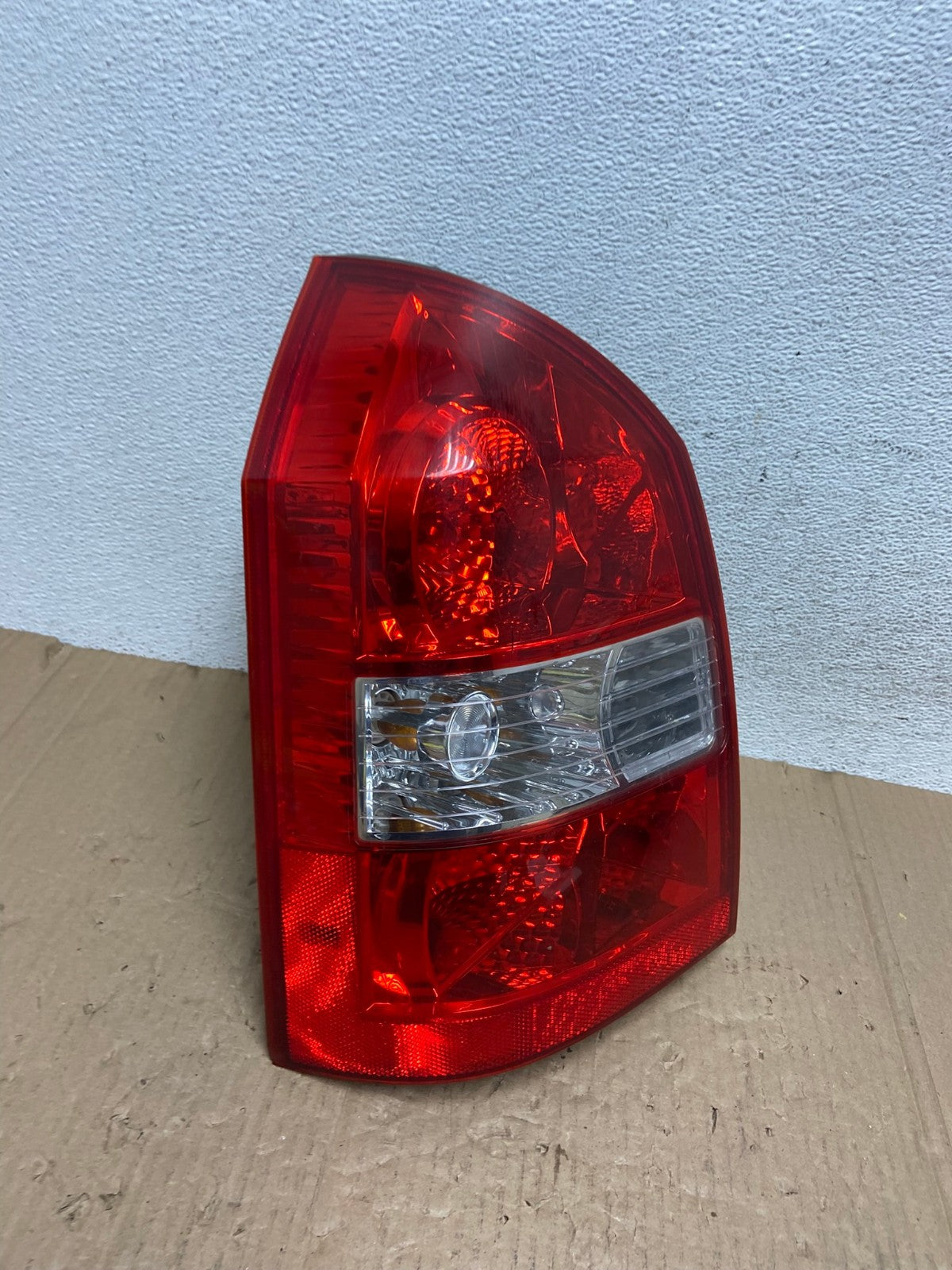 2005 to 2009 Hyundai Tucson Left Driver Lh Side Tail Light AE9054 LK2