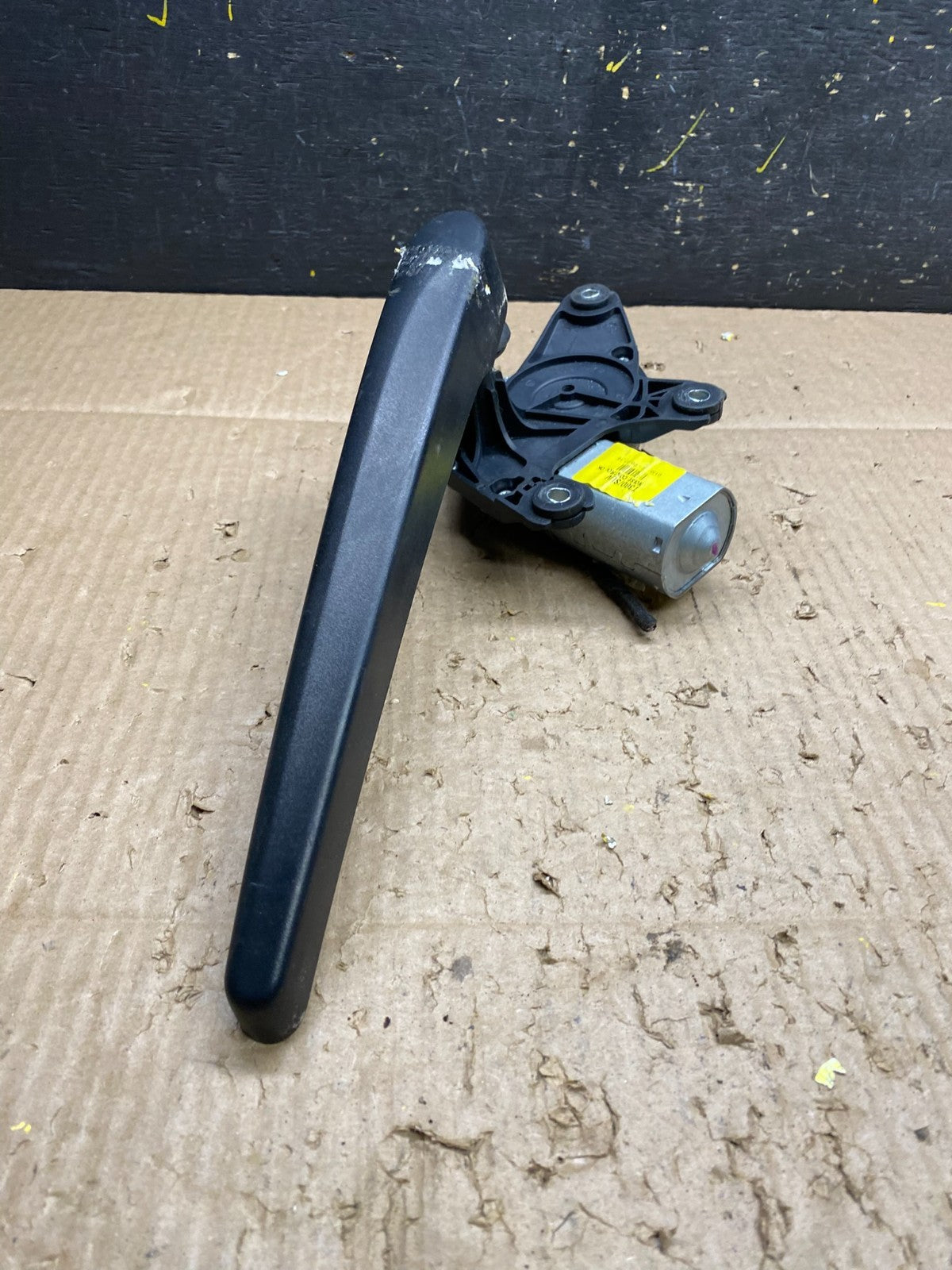 2013 to 2020 Buick Encore Windshield Rear Wiper Motor V1564 DG1