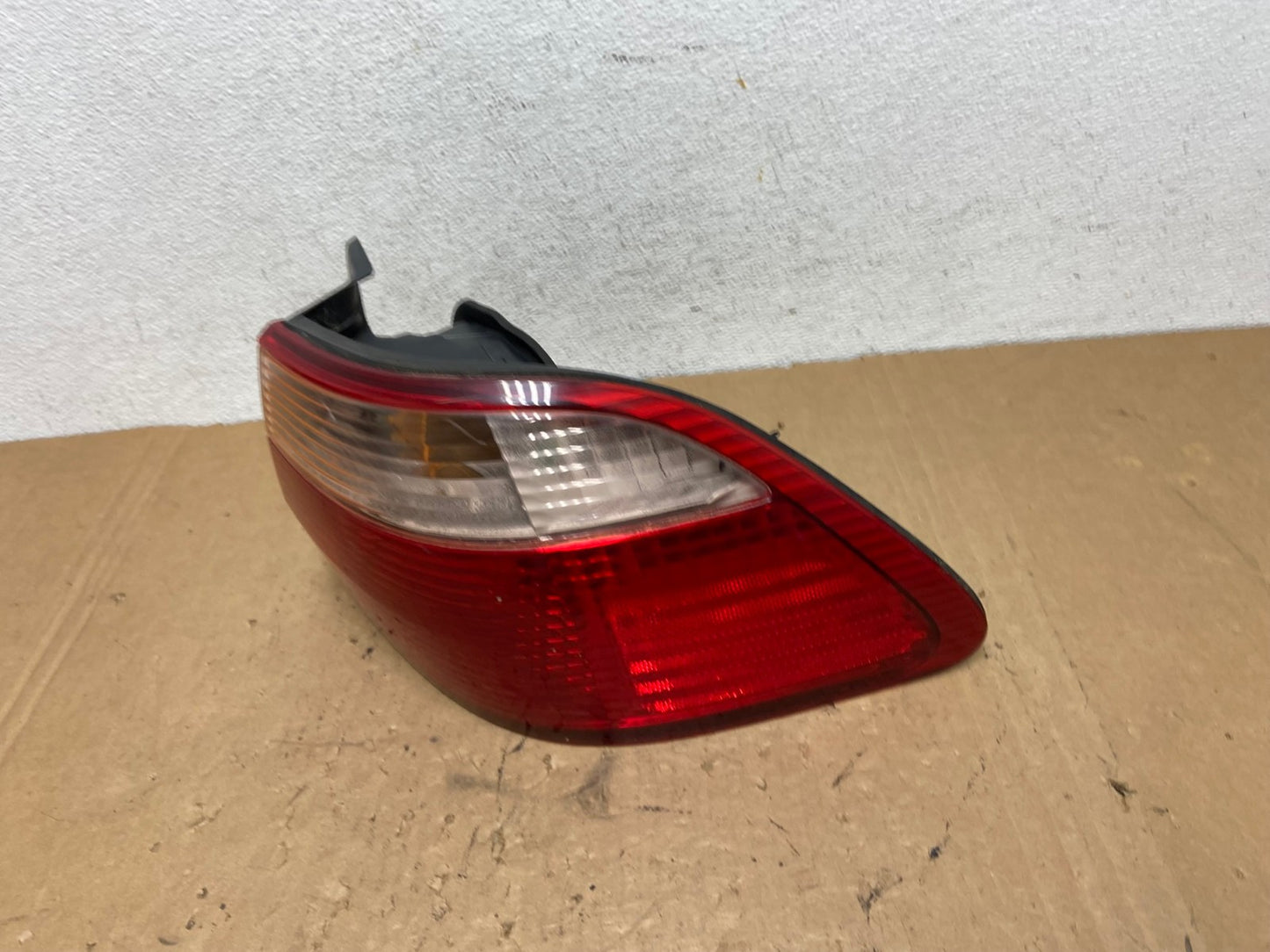1998 to 2000 Honda Accord Sedan 4door Right RH Side Tail Light AD3038 LK1