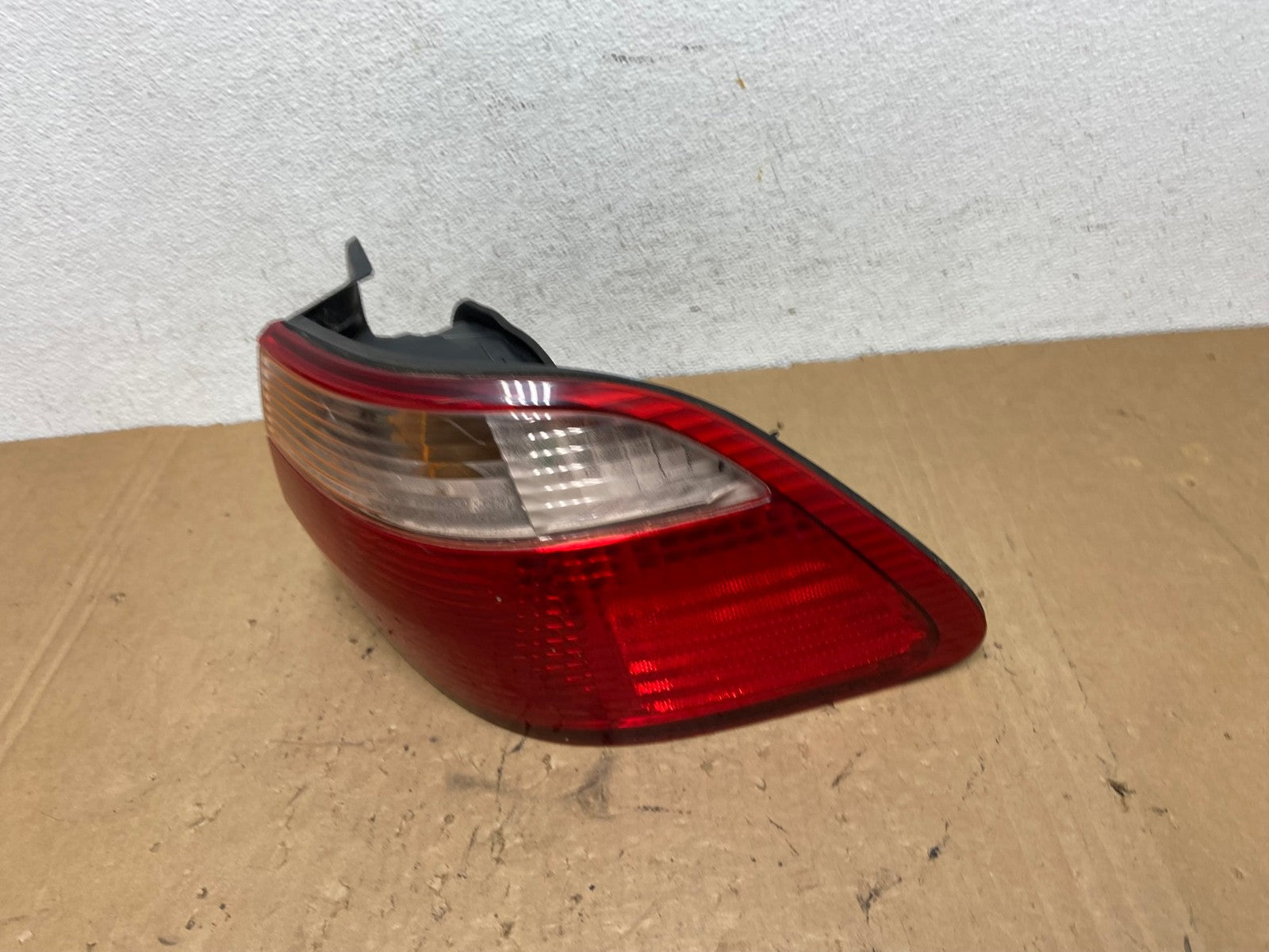 1998 to 2000 Honda Accord Sedan 4door Right RH Side Tail Light AD3038 LK1